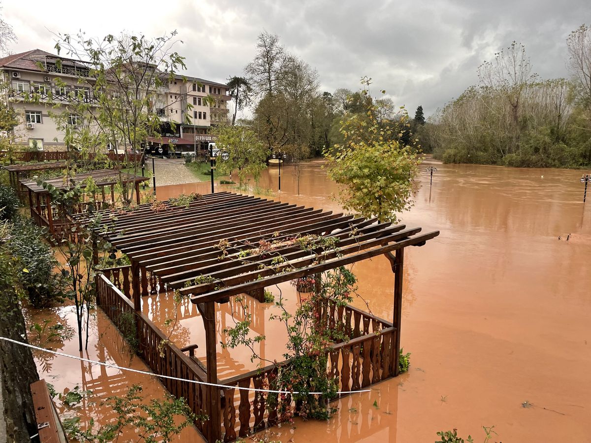 Water levels reach to 6 meters due to heavy rains in Turkiye's Bartin