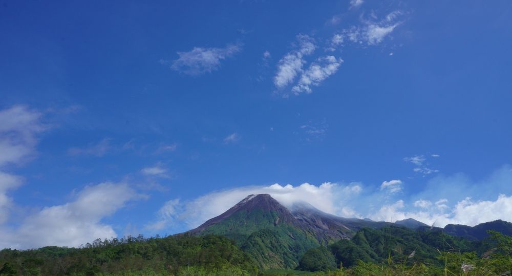 The,Background,Of,The,Natural,Scenery,Of,Mount,Merapi,In