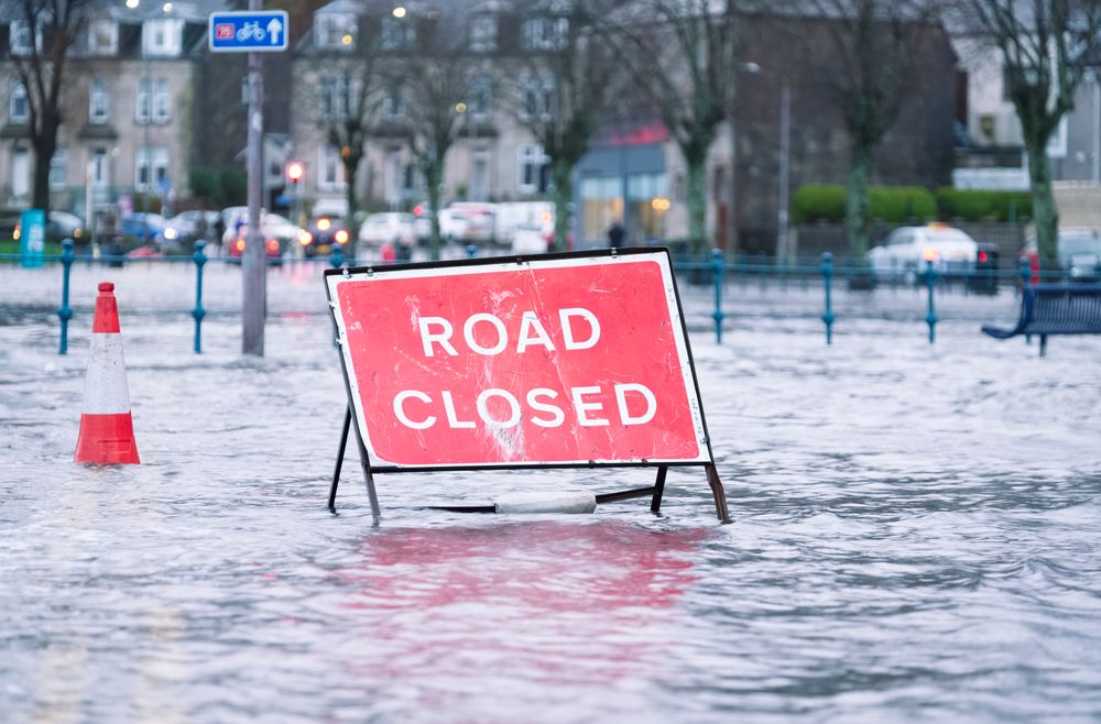 Road,Flood,Closed,Sign,Under,Deep,Water,During,Bad,Extreme
