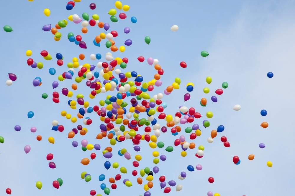 Many,Colorful,Balloons,Flying,In,The,Air
