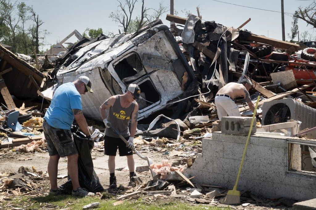 Greenfield Powerful Iowa Tornadoes Leave Death And Destruction In Their Wake