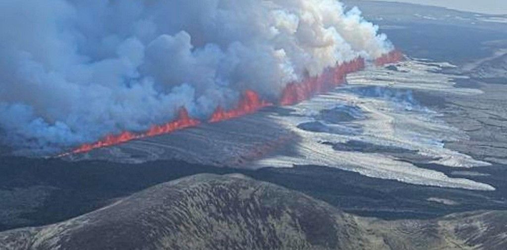 láva,Volcano erupts again in Iceland