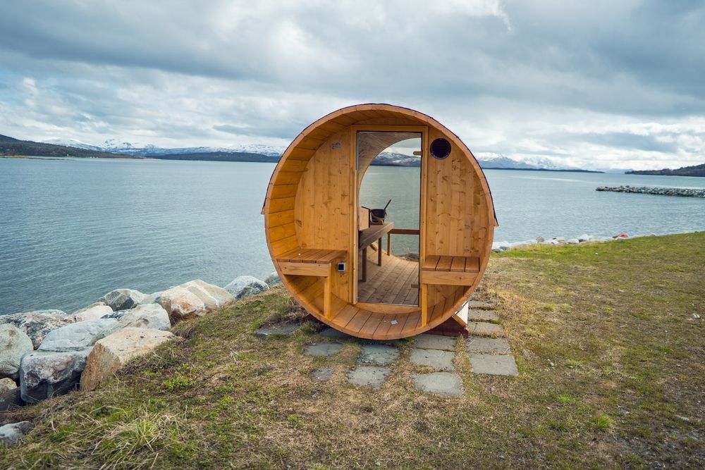 Wooden,Sauna,On,A,Beach,On,A,Lake,In,Troms