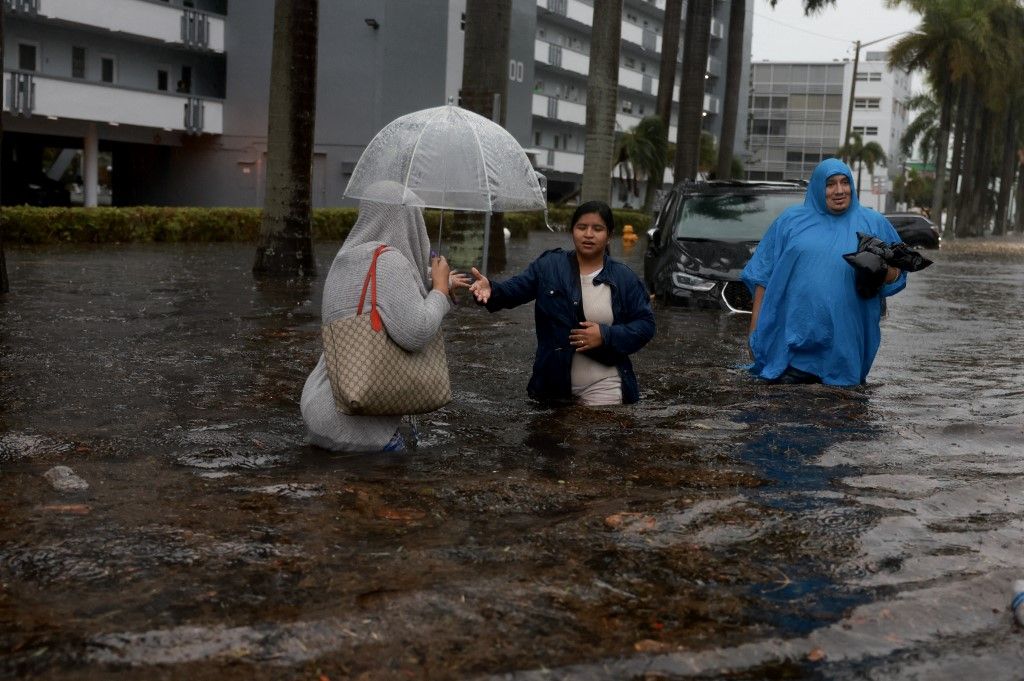 Rain Storms Inundate Southern Florida