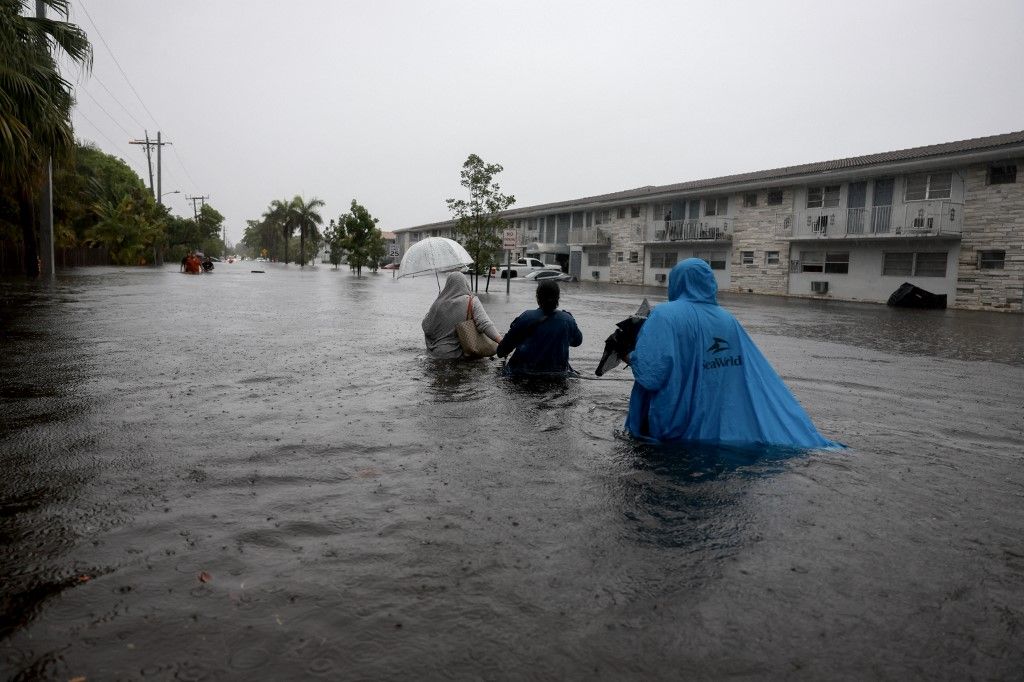 Rain Storms Inundate Southern Florida