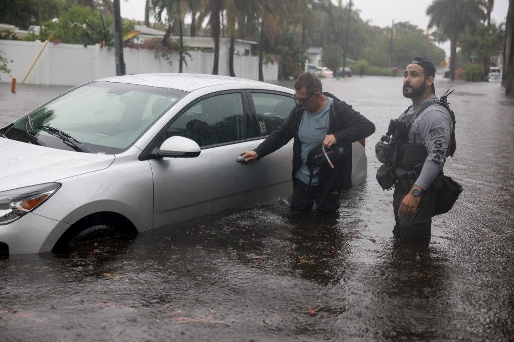 Rain Storms Inundate Southern Florida