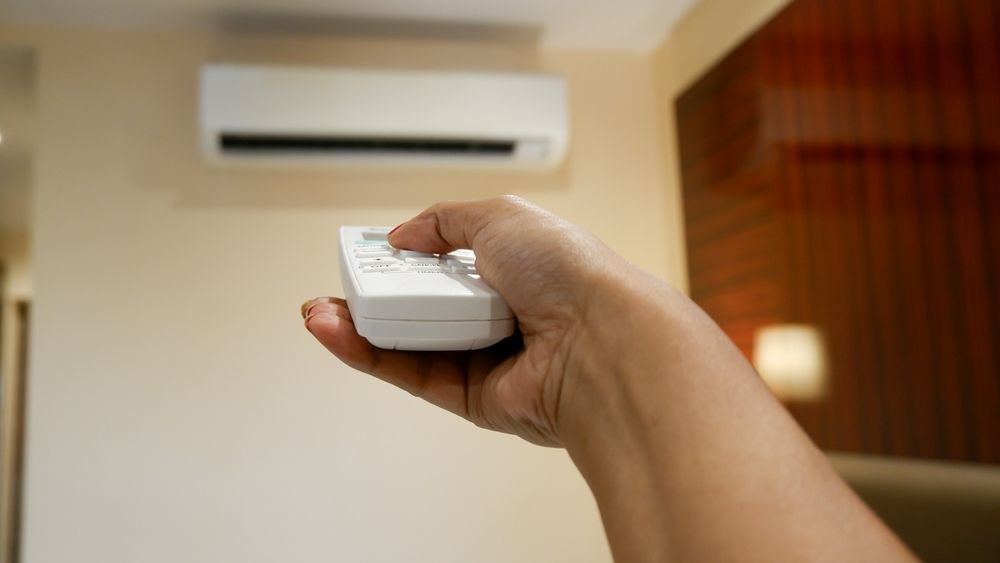 Concept,Of,Turning,On,Or,Off,Ac,Or,Air,Conditioner