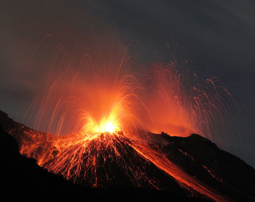 jelentős robbanás, stromboli, láva