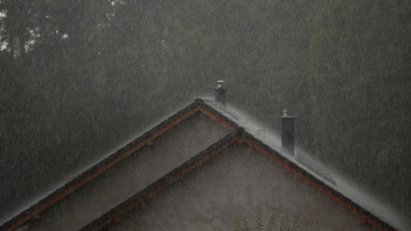 Roof,Of,The,House,During,Heavy,Rain