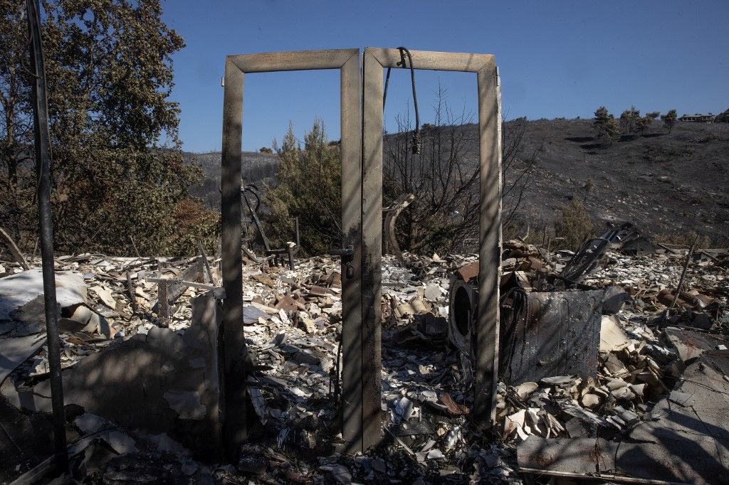 Nearly 100 thousand acres burned in wildfire in Greece