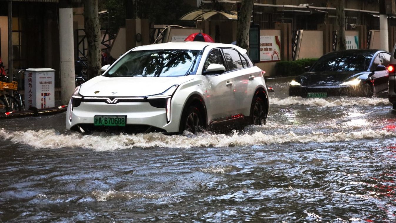 Typhoon Pulasan attacks Shanghai again