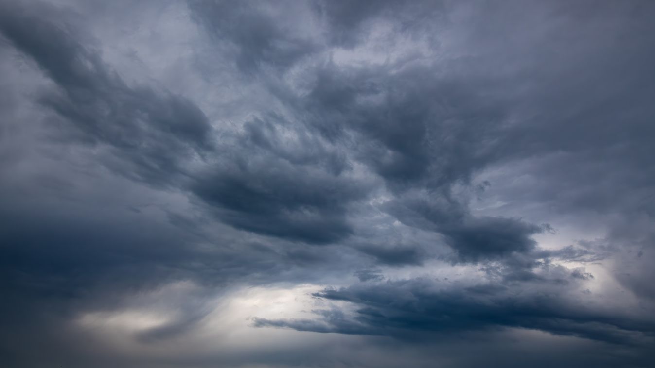 Dramatic,Sky,Panorama,Just,Before,A,Heavy,Thunderstorm,With,Lightning