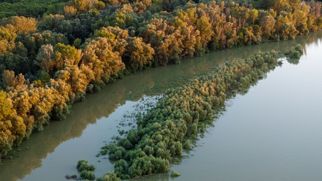 Aerial,Photo,Of,The,Natural,Flooding,Danube,River,Near,The