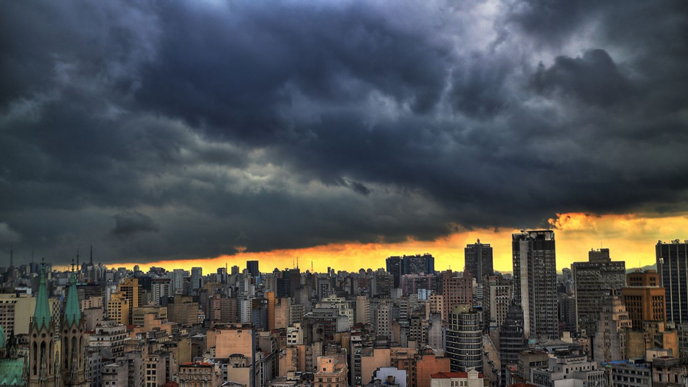 Storm,Coming.,Sao,Paulo,Skyline,In,The,Afternoon.,Hdr,(high