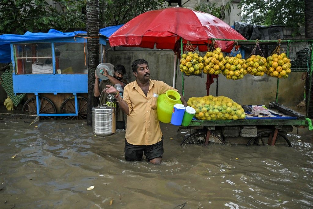 összeomlott, víz auz utakon, india