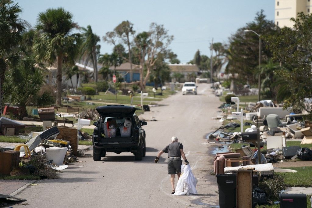 Hurricane Milton Barrels Into Florida