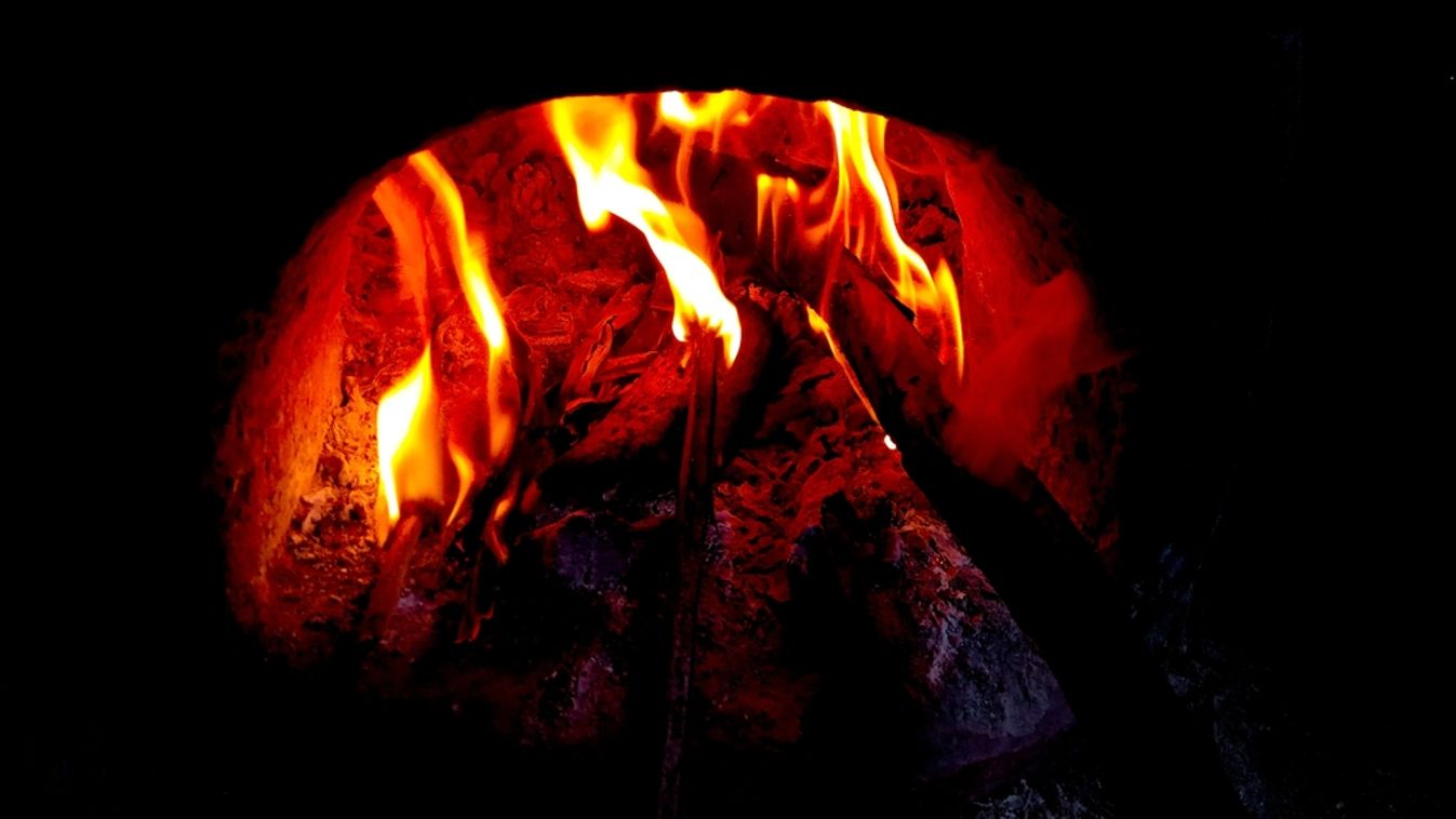 Traditional,Furnace.,Firebox.,Fire,In,The,Dark