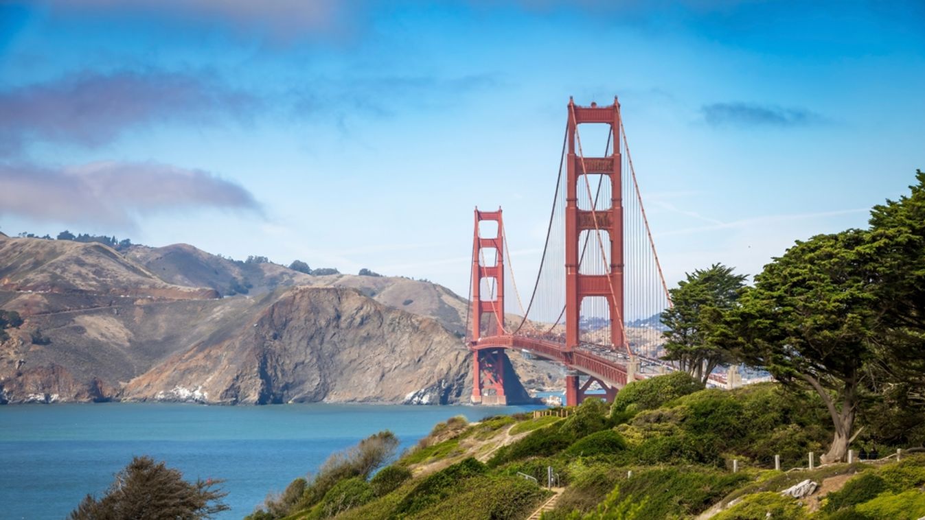 A,Stunning,View,Of,The,Golden,Gate,Bridge,Surrounded,By