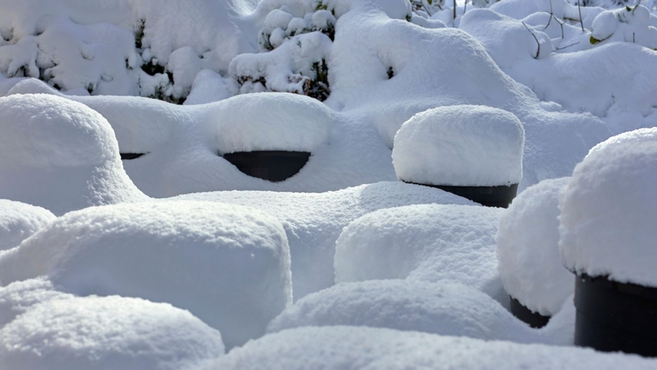 Abstract,Shapes,Left,Behind,After,Heavy,Overnight,Snow,On,Moorland