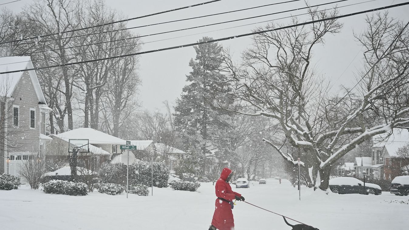 Dangerous storm sweeps across much of US