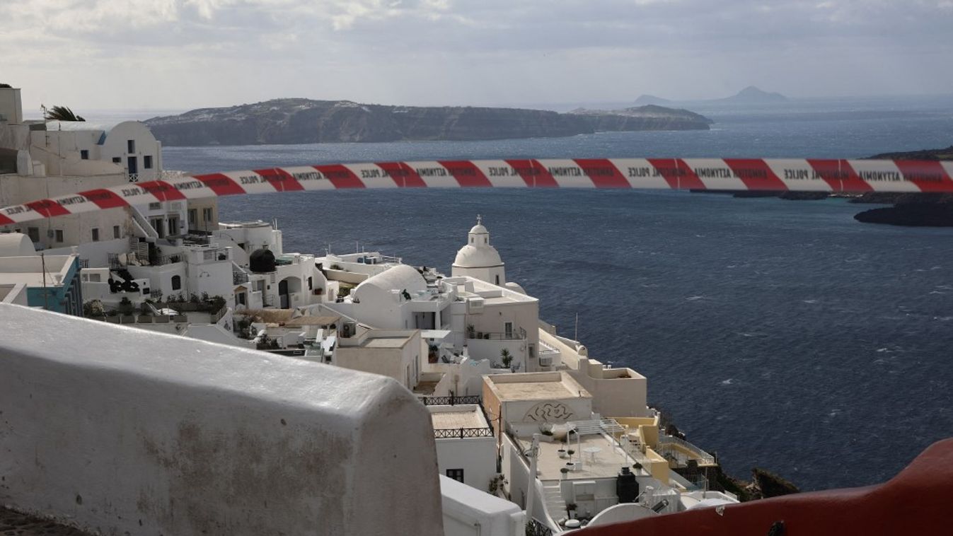 Fleeing Santorini: Tremors shake the island amid growing earthquake fears