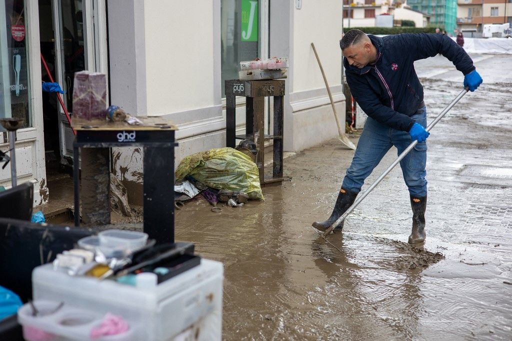 Az áradás atalmas mennyiségű hordalékot hozott. 