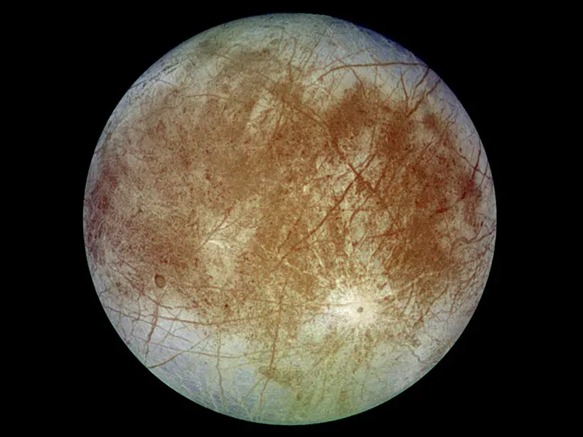 Europa „hátsó” féltekéje a Galileo űrszonda felvételén (1996. szeptember 7.) 