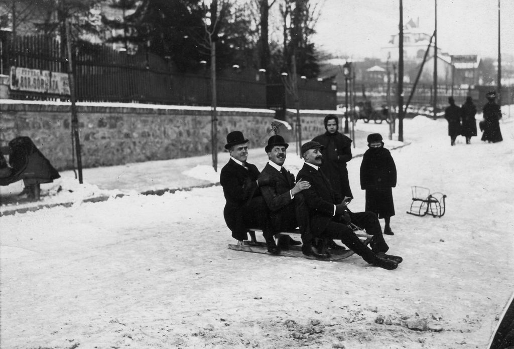 Budapest II. Kerülete, a Szemlőhegy utca a Rómer Flóris utca torkolata irányából az Áldás utca felé nézve, 1908-ban.