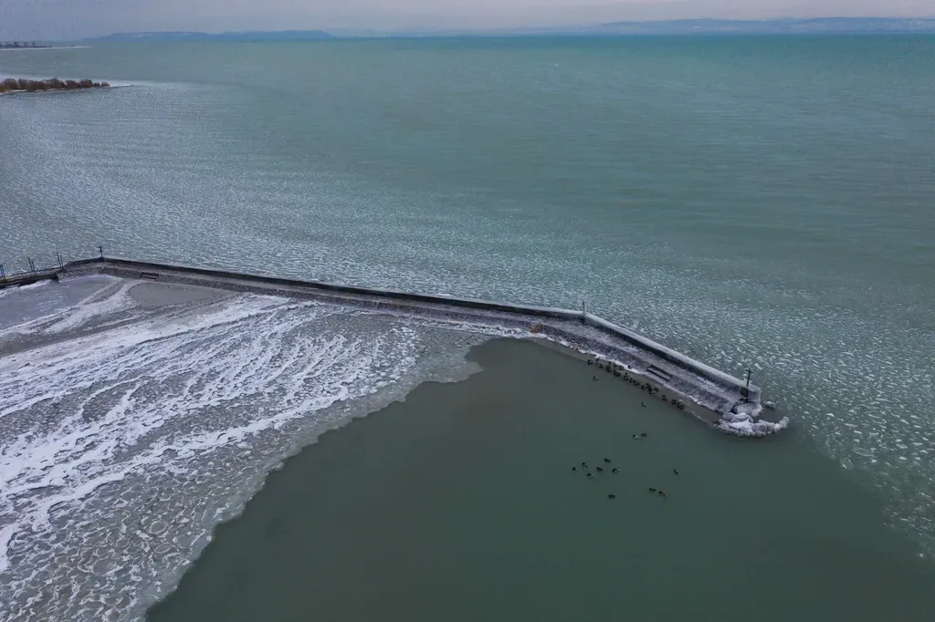 Évek óta nem volt ilyen: befagyhat a Balaton