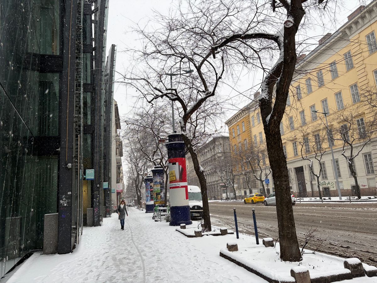 Nem enged a havazás: továbbra is esik a hó