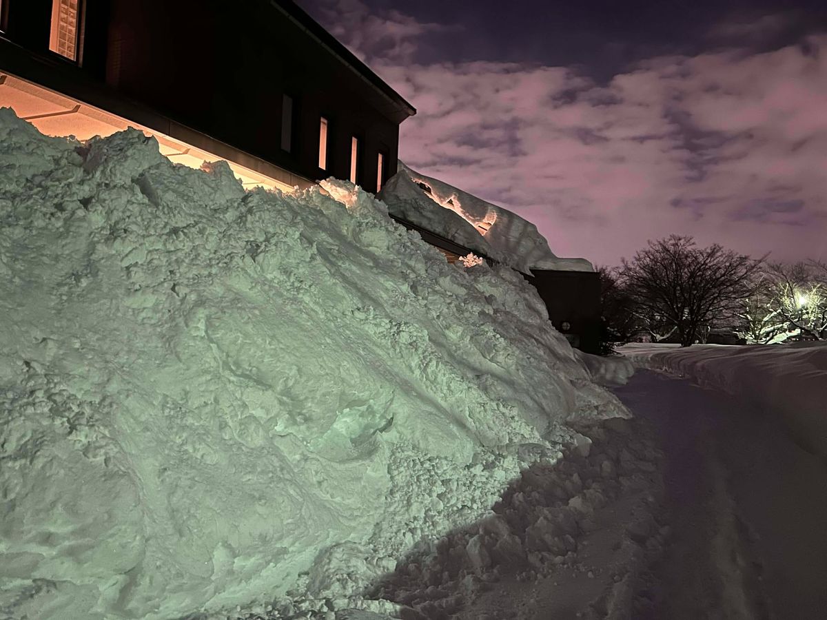 Olvasói képünkön is látszik a hó elképesztő mennyisége Hokkaidó szigetén.