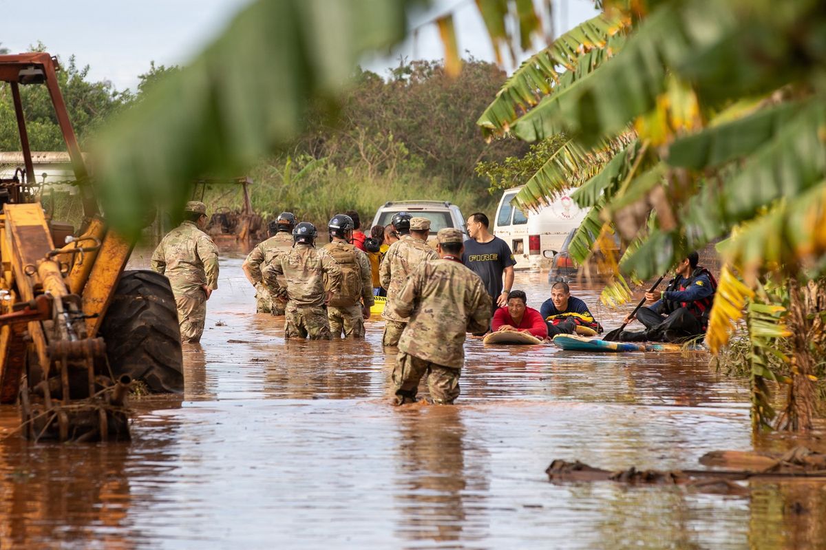 Hawaii hit by severe flash floods
