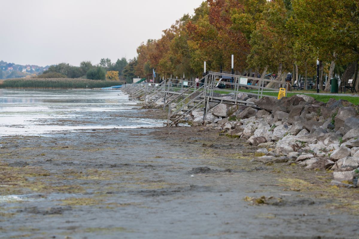 Elképesztő aszály tombol a Balatonon is