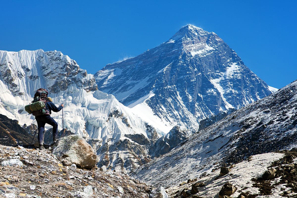 A Mount Everestnél is magasabb rejtett hegyek húzódhatnak a Föld magja felett.