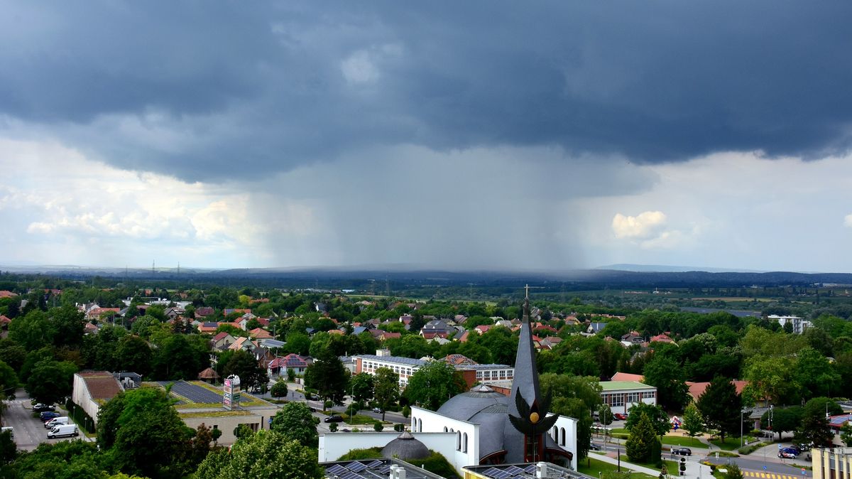 Hűvösebb idő érkezik záporokkal és erős széllel Magyarországra