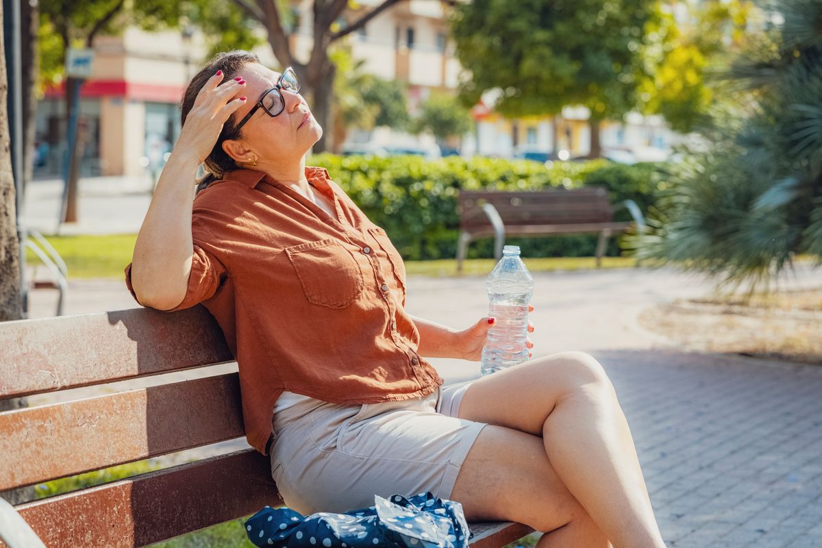 A hétvégi időjárást a parkban túlélő nő